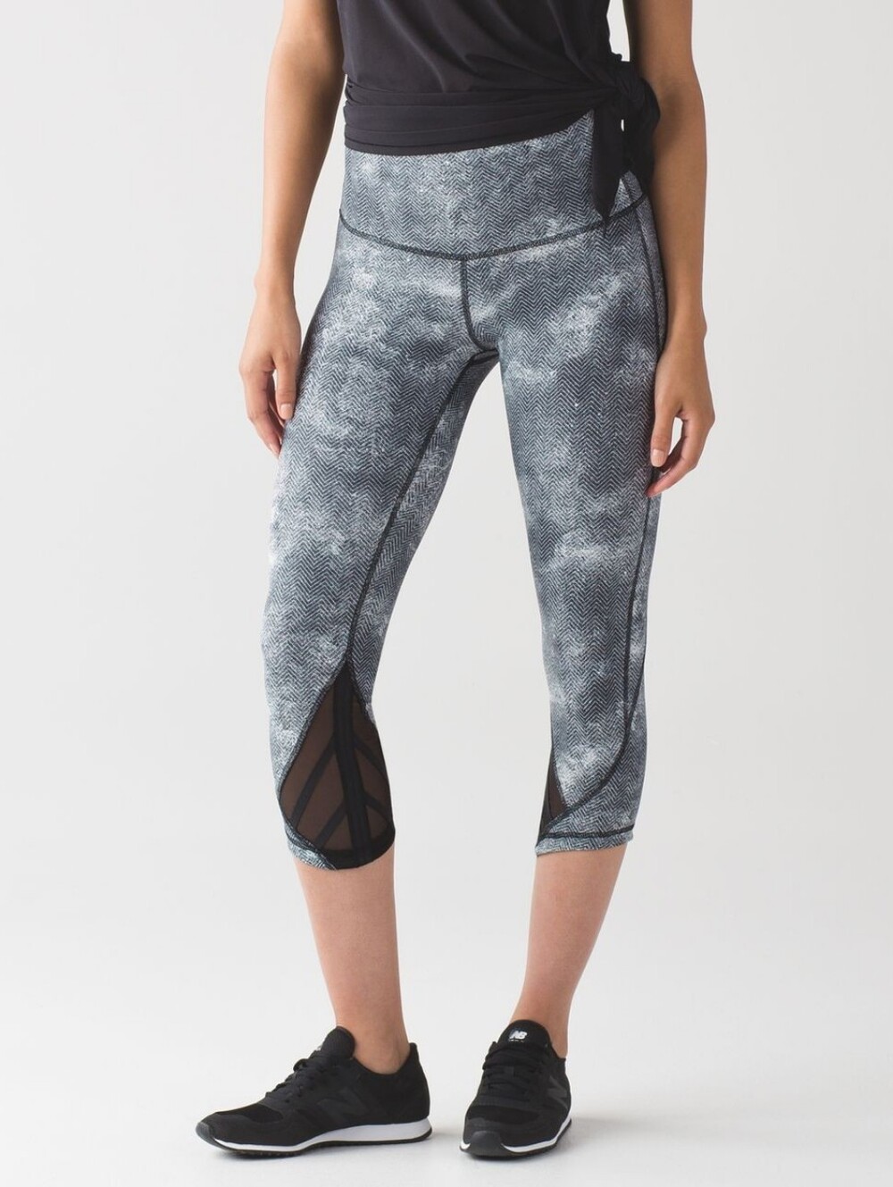 LULULEMON ATHLETICA Essential Rhythm Crop (Full On Luxtreme)